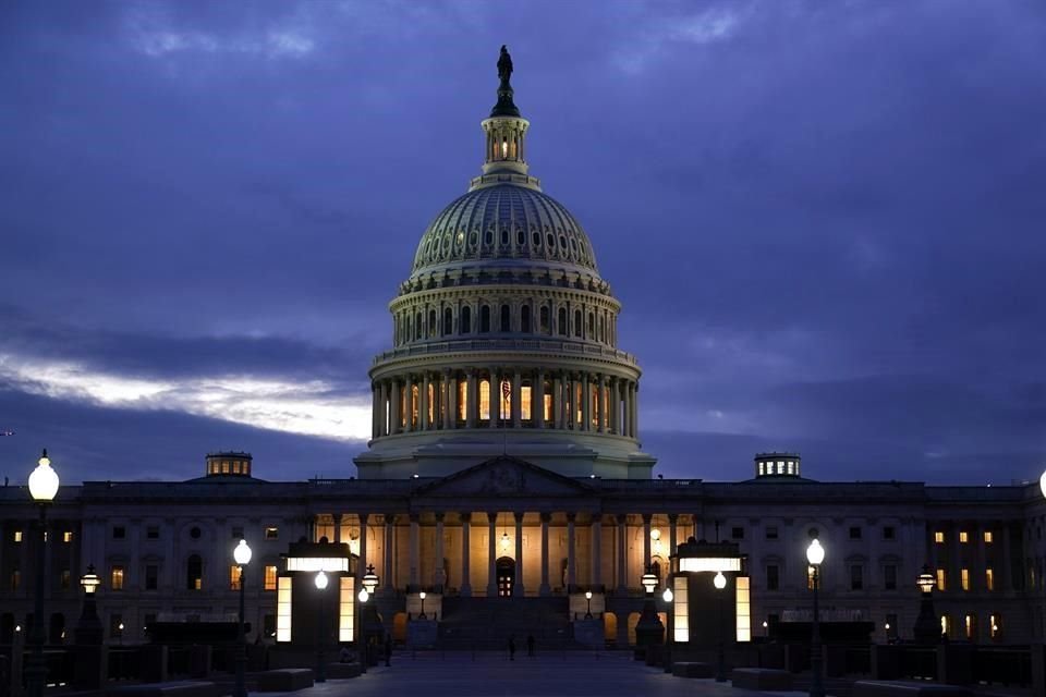 El Presidente Joe Biden y los líderes del Congreso tienen previsto reunirse el viernes para tratar el tema de la deuda.