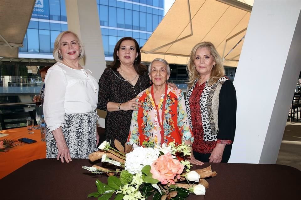 Yolanda Peña, Sandra Garza, Lupana de Casas y Lizbeth de Gallegos