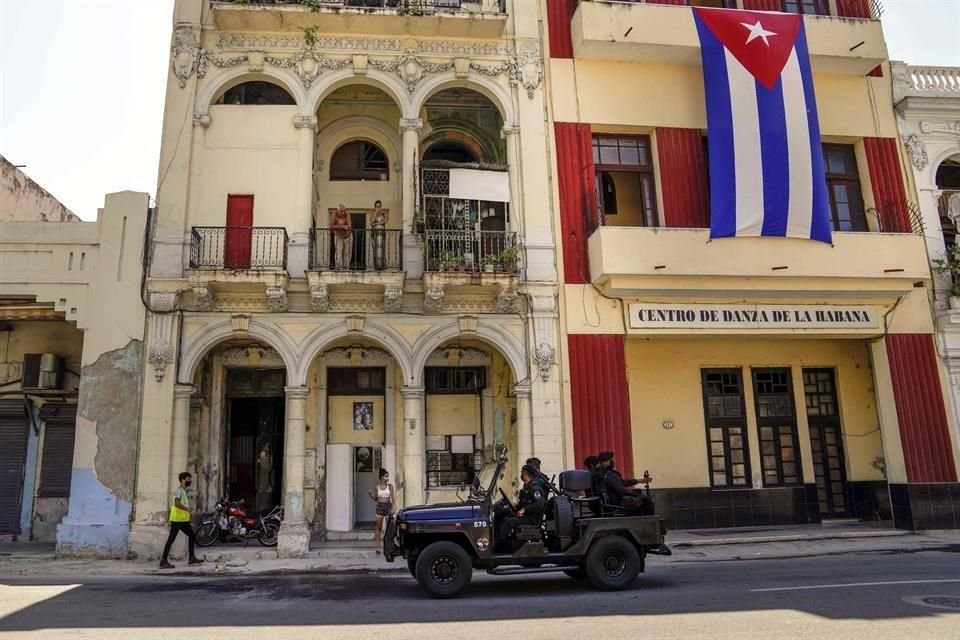 Fuerzas especiales recorren las calles de La Habana tras las protestas de julio.