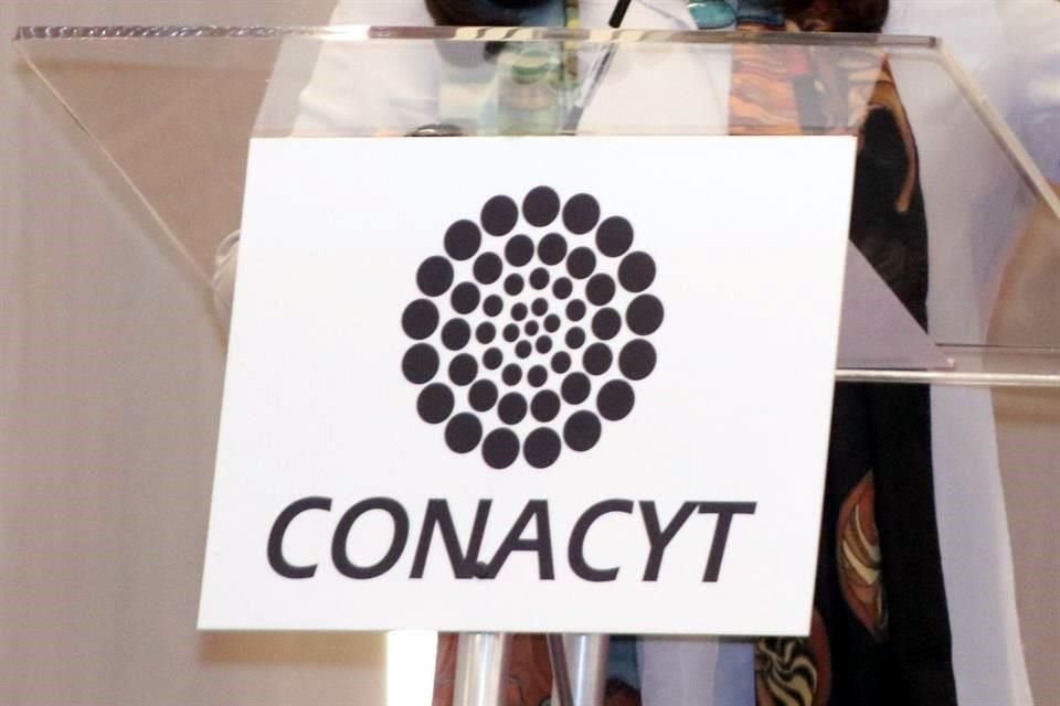 Conacyt no concluyó a tiempo proceso de renovación del SNI, por lo que miles de investigadores arrancaron 2022 con su nombramiento vencido.