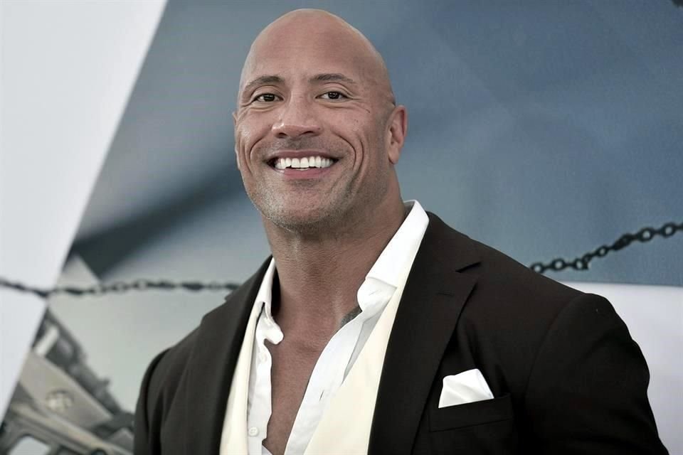 Dwayne Johnson, conocido como 'La Roca' incursionó en la nueva canción del rapero Tech N9ne titulada 'Face Off'.