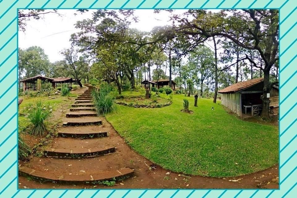 El Parque Ecoturístico El Tecolote se encuentra en las inmediaciones de la Sierra del Tigre y cerca del Pueblo Mágico de Mazamitla.