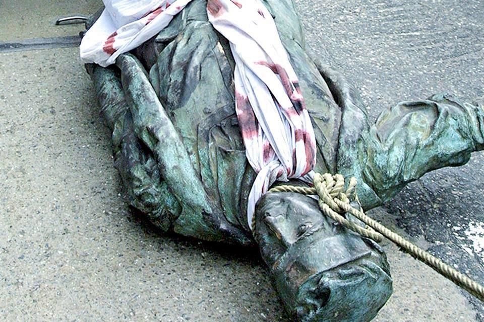 El doctor y restaurador Gabriel Mérigo analiza la destrucción de monumentos como constante en la historia en afán por negar personajes.