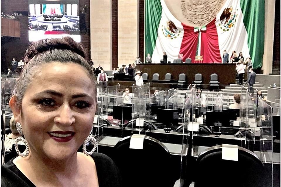 El sindicato del líder cetemista, sostuvo la diputada Susa Prieto, no tiene toma de nota, amenaza a los trabajadores de la obra a través de porros que son sus hermanos e hijos.