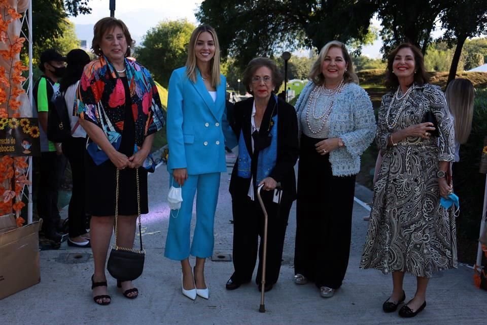 Martha Elena Garza Tijerina, Mariana Rodríguez, Martha Tijerina de Garza Madero, Liliana Melo de Sada y Nina Menocal