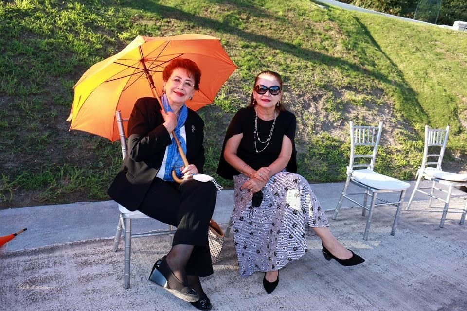 Eva Muñoz de Mitre y Rosy Gutiérrez
