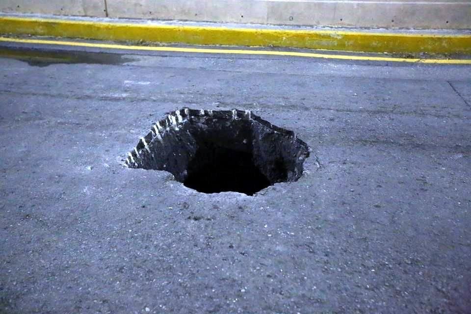 Elementos de la Policía de Guadalupe afirmaron que Agua y Drenaje y de una compañía de gas estuvieron presentes en el punto, sin detallar si realizaron trabajos.