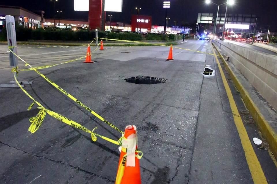 Elementos de la Policía de Guadalupe afirmaron que Agua y Drenaje y de una compañía de gas estuvieron presentes en el punto, sin detallar si realizaron trabajos.