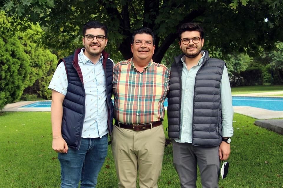 ORGANIZADORES 
Mariano Alanís Gutiérrez, Rafael Alanís Villarreal  y Emilio Alanís Gutiérrez