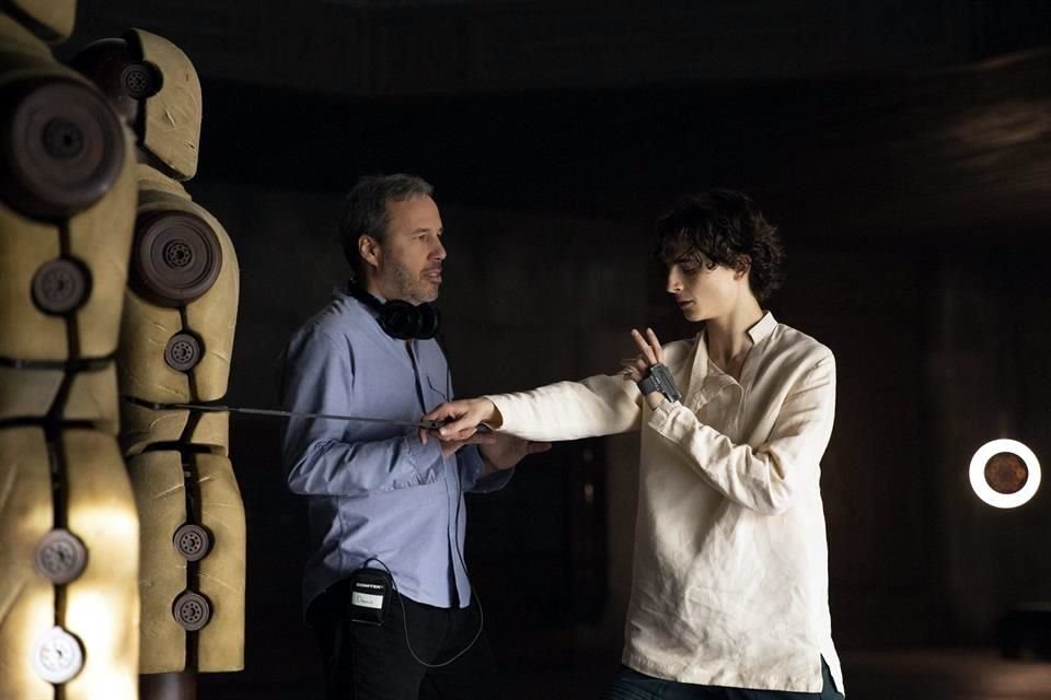 Después de muchos retrasos, la película 'Duna', de Denis Villeneuve (en foto, junto a Timothée Chalamet), basada en la novela de Frank Herbert, finalmente llega a los cines.