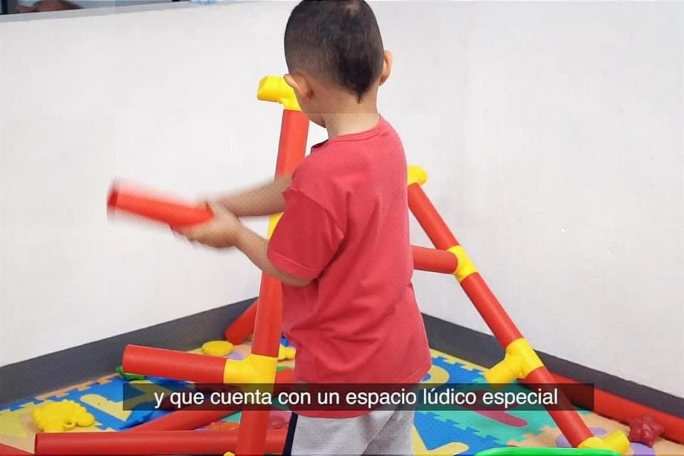INM dijo que los niños cuentan con área de juegos.