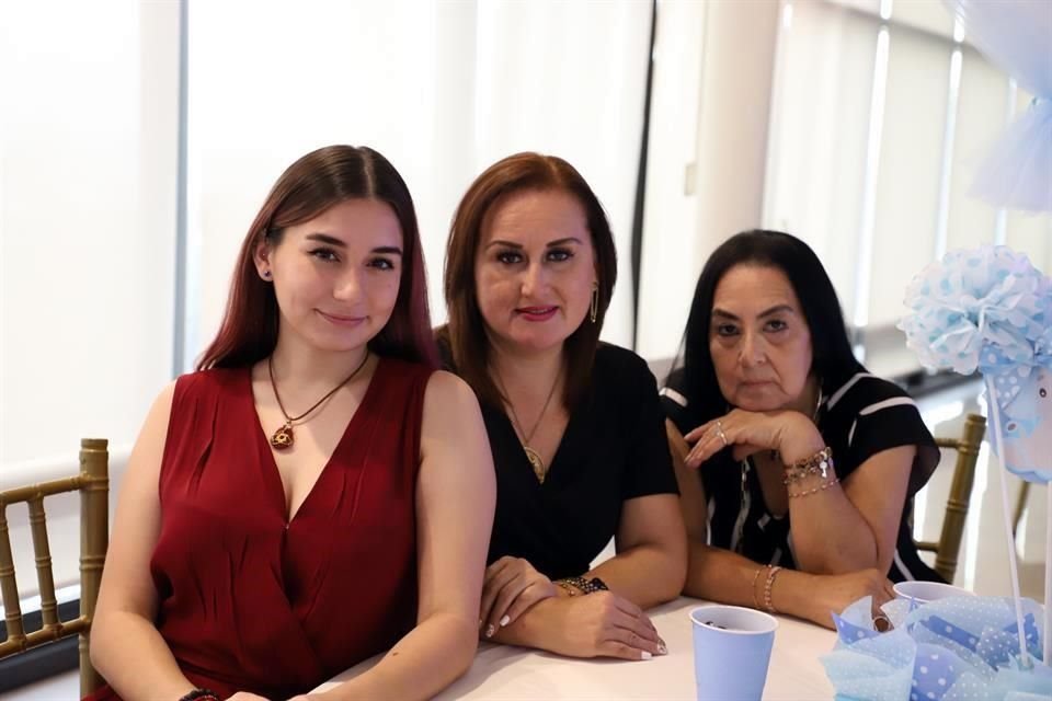Andrea Labastida, Jéssica Labastida y Lourdes de Labastida