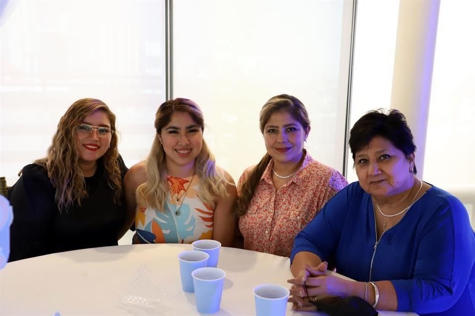 Leslie González, Ale Treviño, Flor González y Lucila Gutiérrez