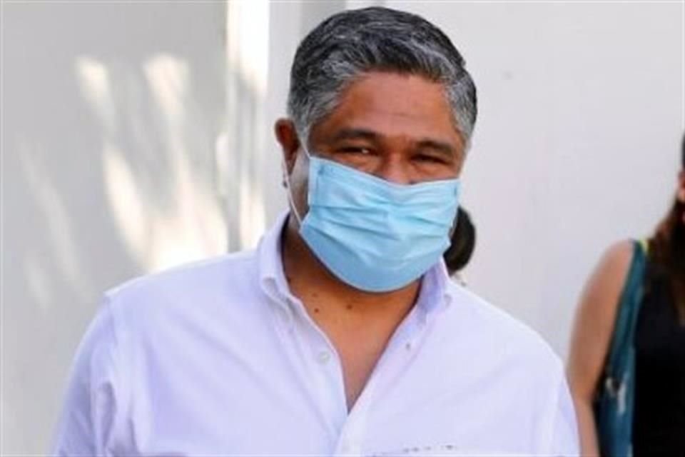 Víctor Fuentes, Senador.