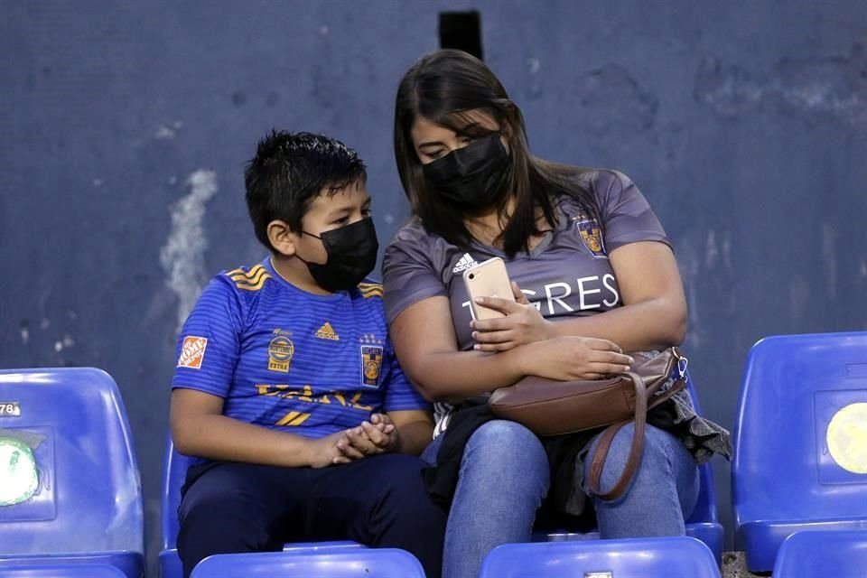 Observa las imágenes del ambiente en el Universitario.