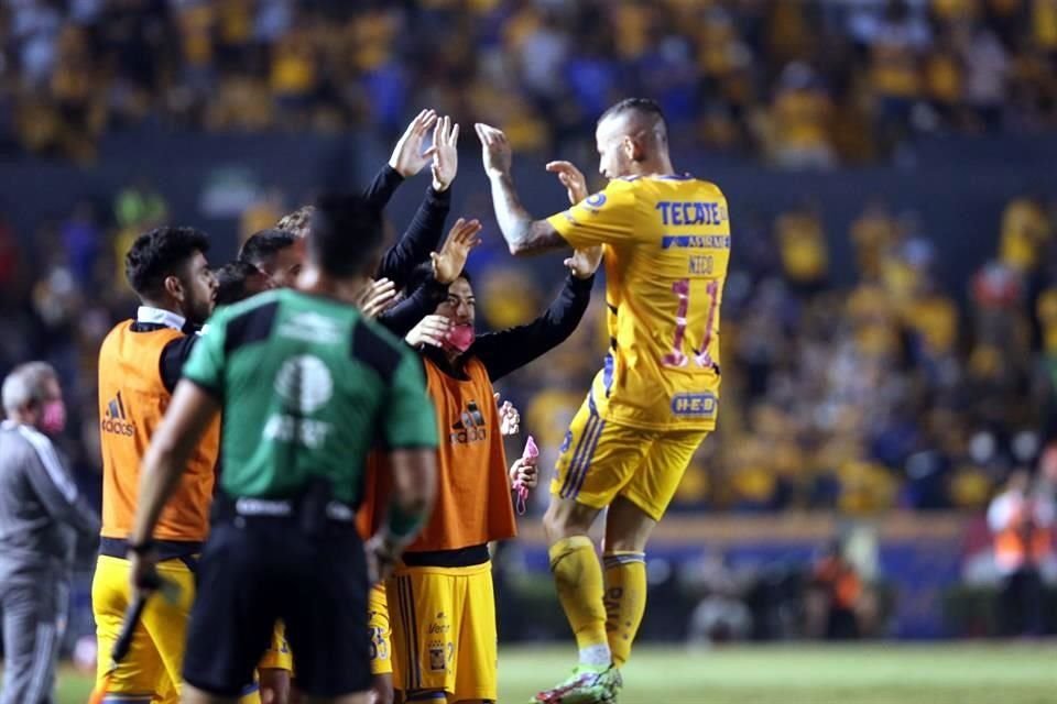 El 'Diente' López marcó el 2-0.