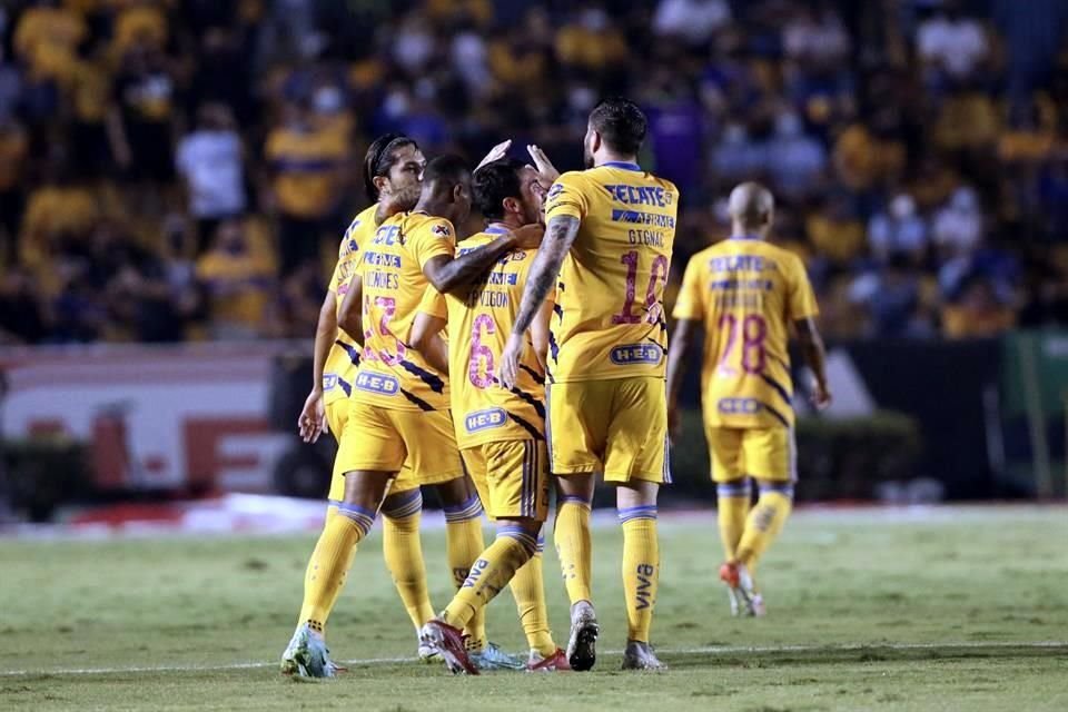 Tigres cerró el primer tiempo ganando 2-0.