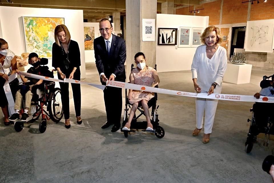 Las obras de 52 artistas y 35 niños con parálisis cerebral ya están en exposición a través de la muestra 'El Encuentro De lo Sensible'.