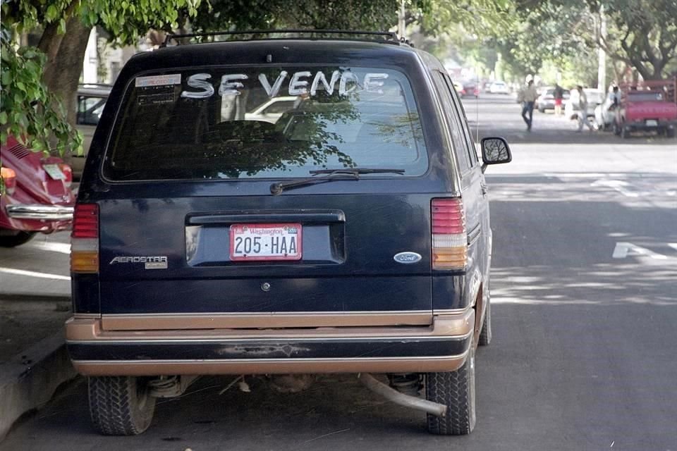 El Gobierno federal abrió la puerta para legalizar autos 'chocolate', pero en los Estados fronterizos.