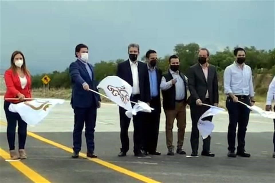 Samuel García dio el banderazo de inauguración del nuevo tramo del Anillo Periférico.