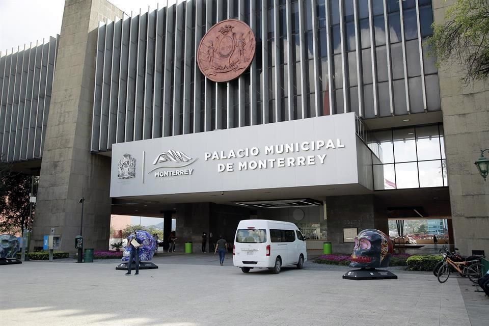 Adrián de la Garza y Luis Donaldo Colosio alistan transición, al confirmarse que el priista acudirá este miércoles al Palacio Municipal.