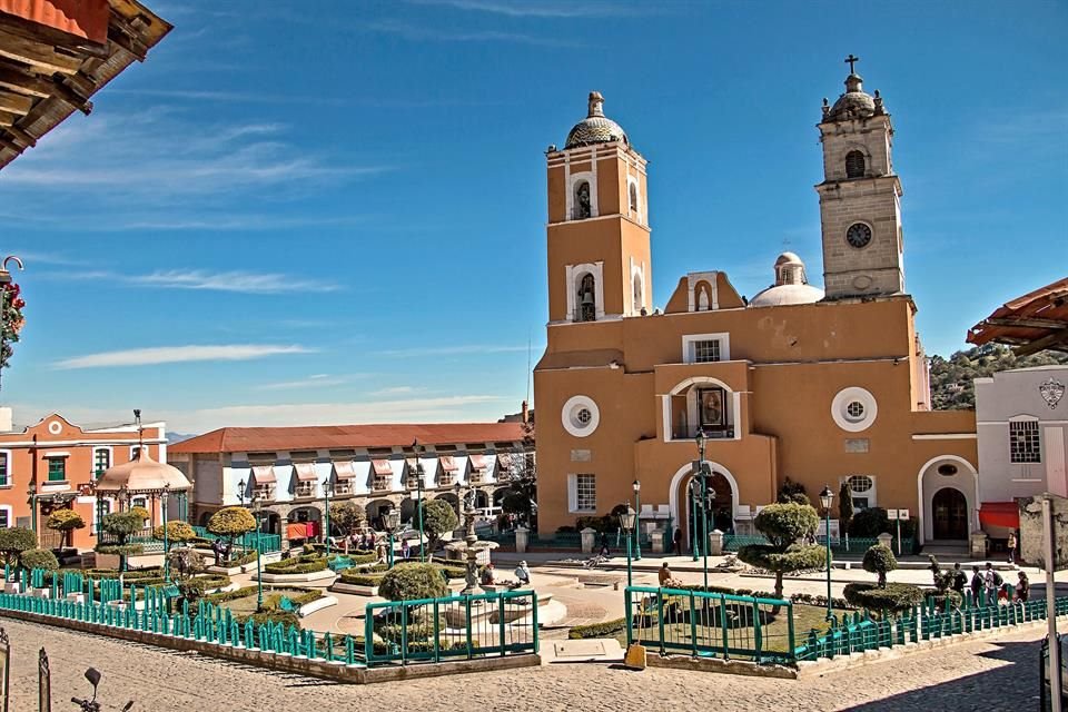 Conoce el legado minero de Real del Monte, piérdete por sus calles y visita el Panteón Inglés.