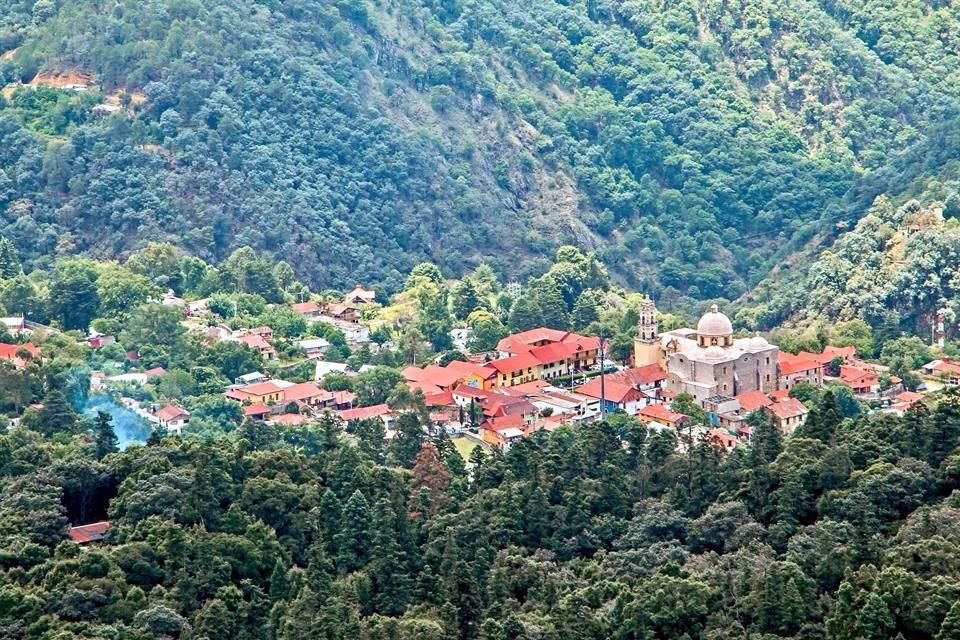 Respira aire puro y practica campismo en Mineral del Chico. Un edén para los amantes del aire libre.