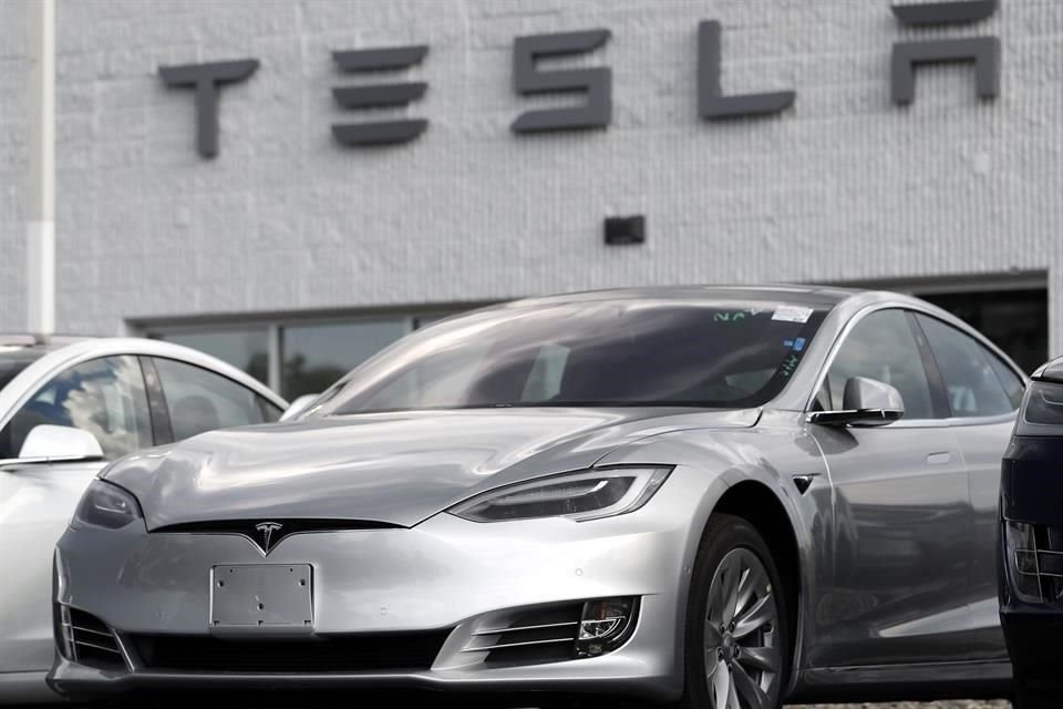 Una de las noticias que impulsó a Tesla fue un reporte de que el Model 3 fue el vehículo más vendido en Europa durante el mes pasado.