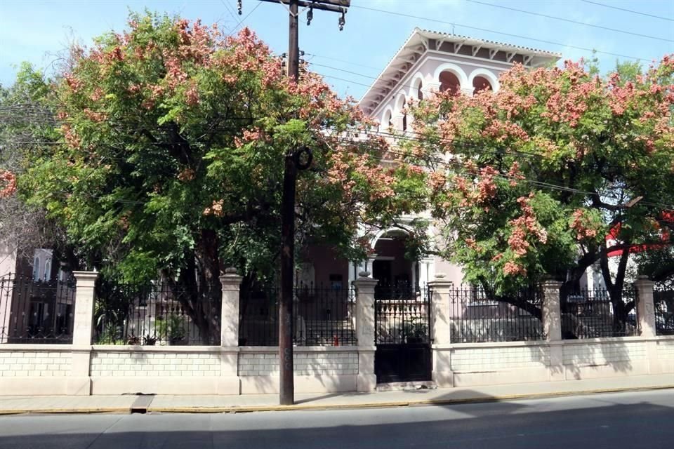 La Casa, ubicada en Zaragoza 244, en su cruce con Albino Espinosa, en el Centro de la Ciudad, cerró sus puertas desde marzo del año pasado.
