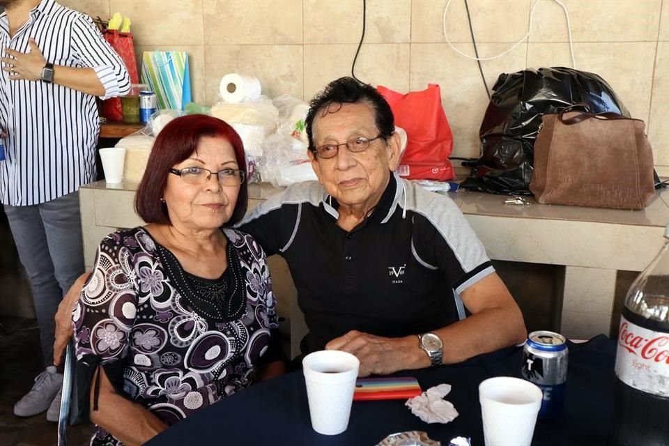 Gloria Sánchez y Rogelio Navarro