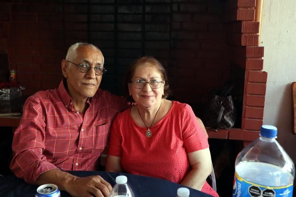 David García y Elizabeth Alanís