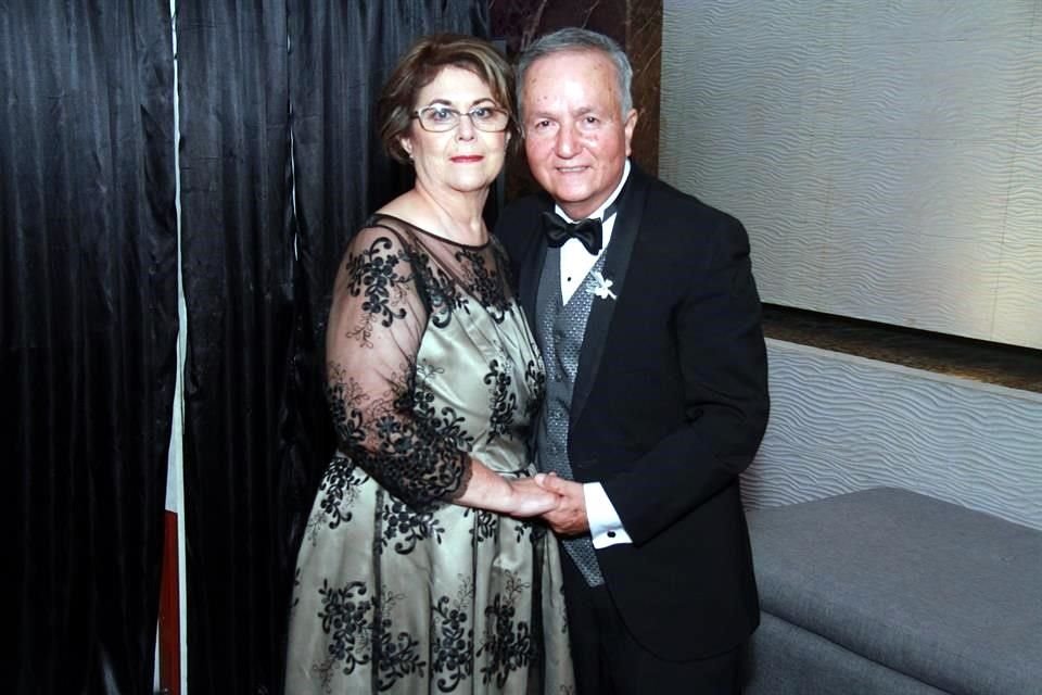 María Cecilia Hernández de Ploneda y Jorge Ploneda González