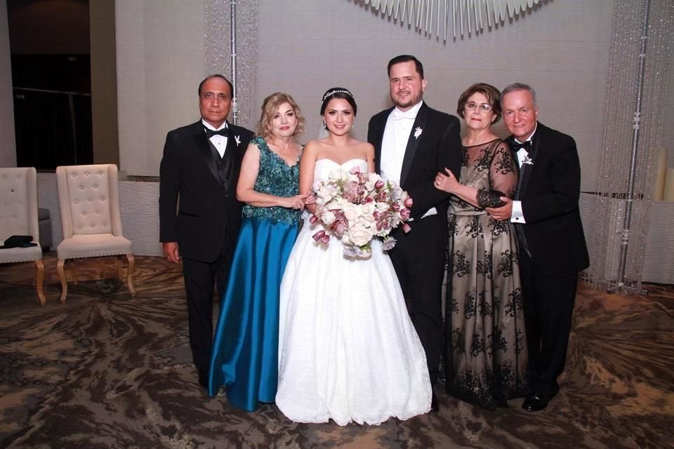 Ramiro Carrillo Zapata, Nelly Aguirre de Carrillo, Marcela Carrillo Aguirre, José de Jesús Ploneda Hernández, María Cecilia Hernández de Ploneda y Jorge Ploneda González