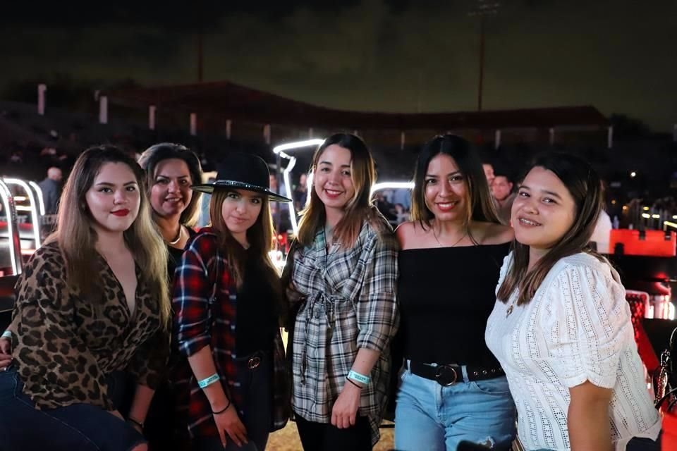 Alejandra Orozco, Antonieta González, Ilse Briones, Valeria Cárdenas, Mayra Niño y Nallely Lara 