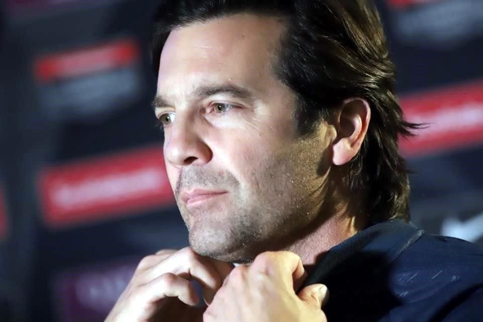 Santiago Solari se rindió en elogios hacia el estratega del Monterrey.