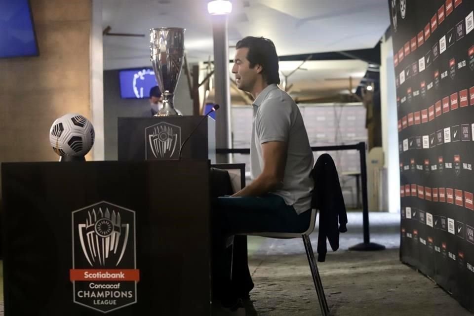 Santiago Solari, DT del América, expresó que siente un gran respeto hacia Javier Aguirre y sus Rayados, pero que aspira al triunfo.