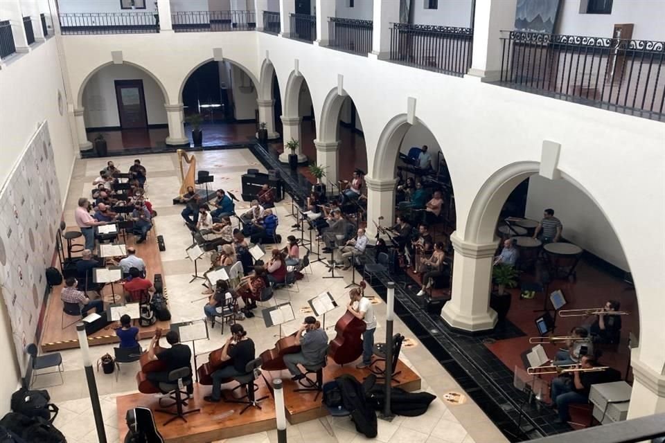 La orquesta universitaria ensayó esta semana en Colegio Civil.