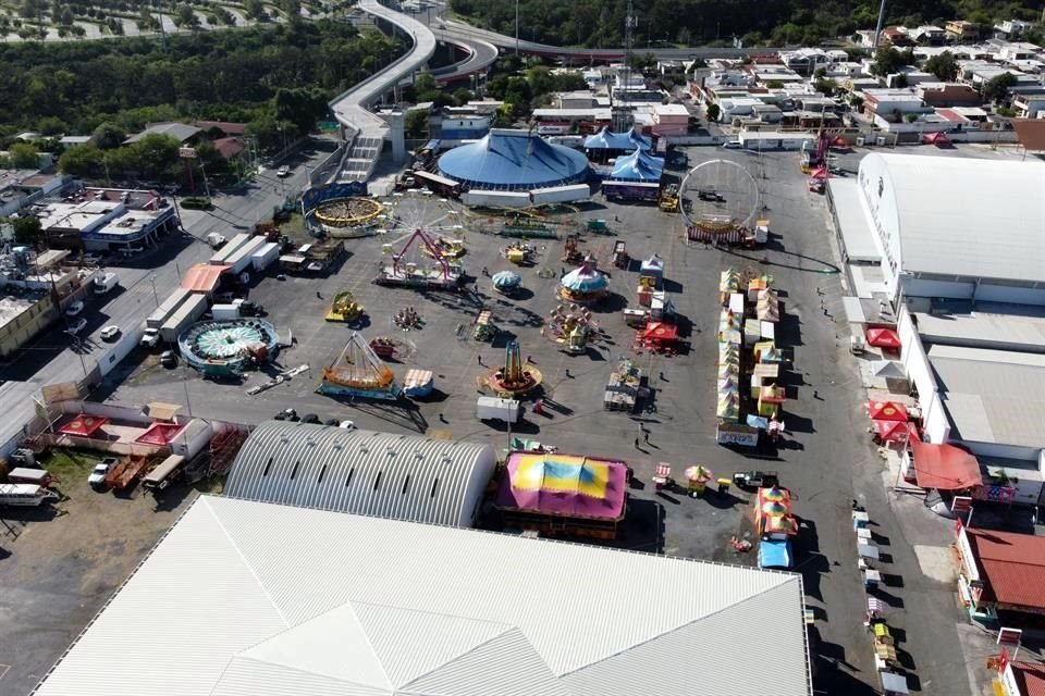 Este sistema se 'amarró' al presentar una falla en una de las poleas y tensó todo el cableado al grado de que una de las torres soporte cediera.