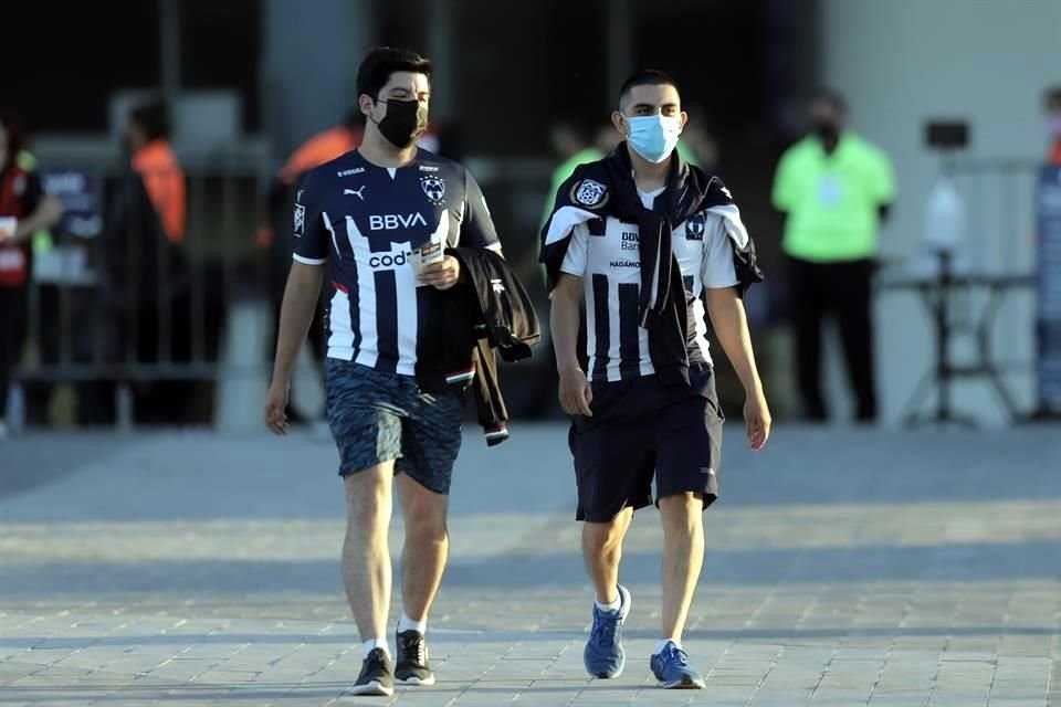 Observa los detalles del ambiente de la Final Rayados-América por la Concachampions.