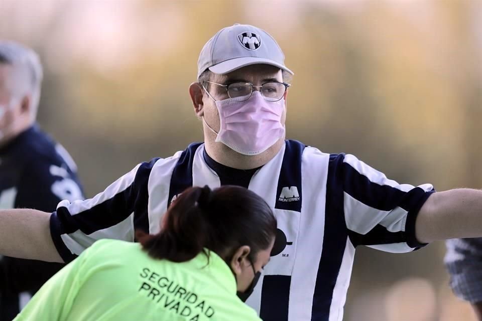 Observa los detalles del ambiente de la Final Rayados-América por la Concachampions.