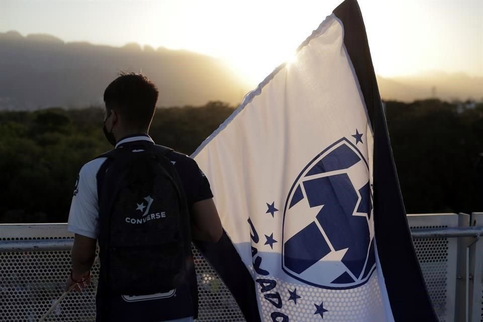 Observa los detalles del ambiente de la Final Rayados-América por la Concachampions.