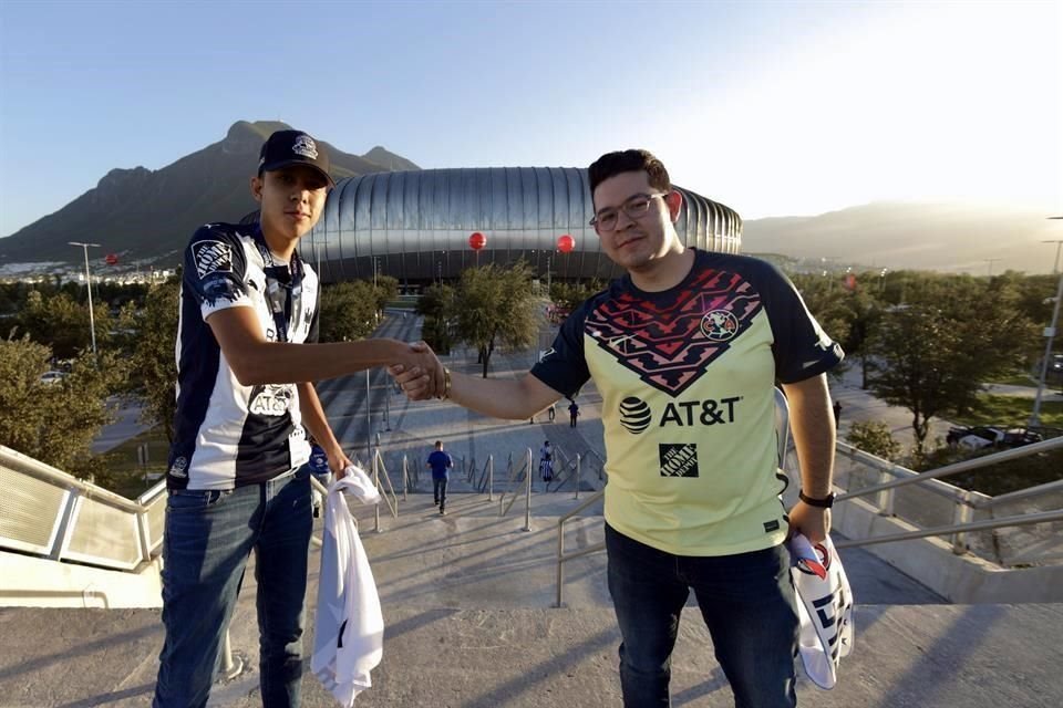 Observa los detalles del ambiente de la Final Rayados-América por la Concachampions.