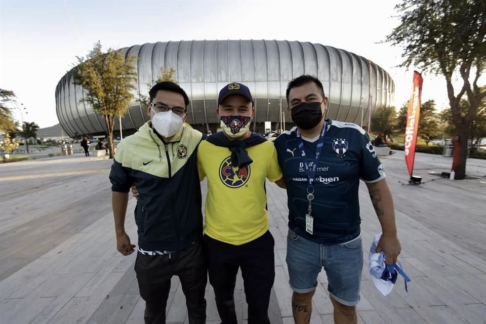 Observa los detalles del ambiente de la Final Rayados-América por la Concachampions.