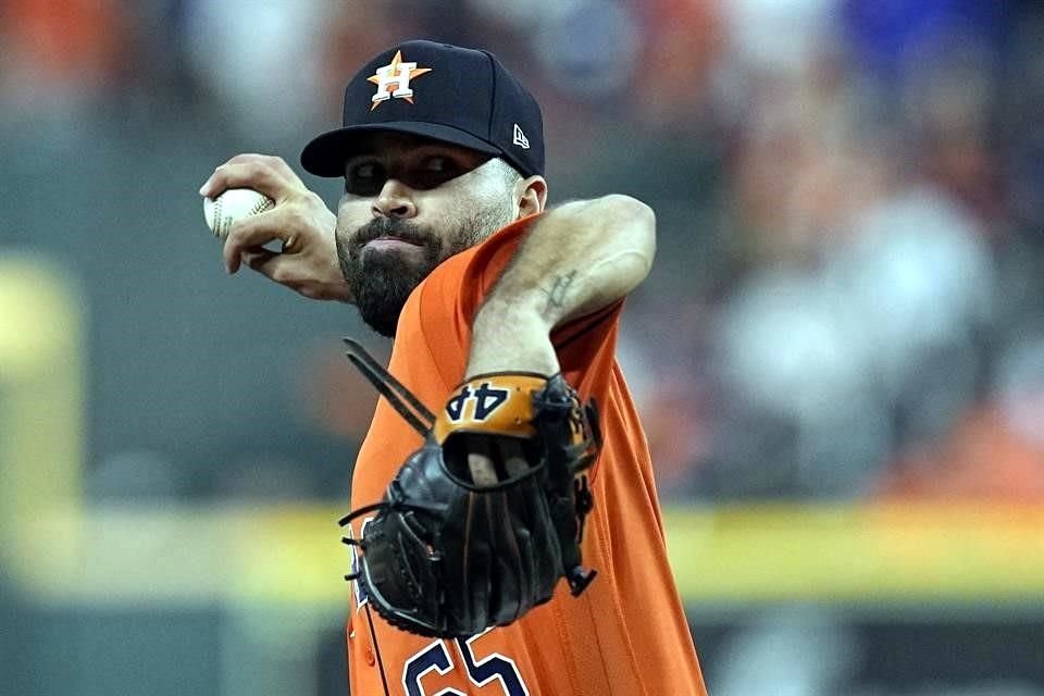 José Urquidy ya ganó un partido en la Serie Mundial.