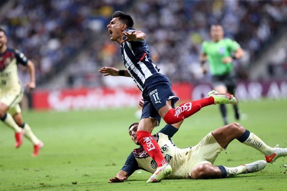 Imágenes del primer tiempo en el duelo Rayados-América.