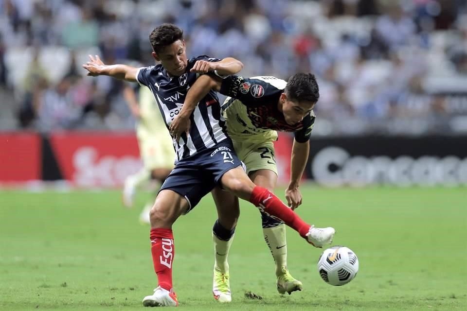 Imágenes del primer tiempo en el duelo Rayados-América.