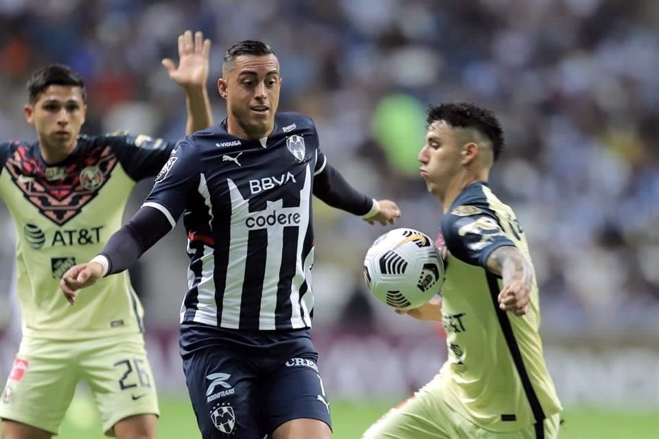 Imágenes del primer tiempo en el duelo Rayados-América.