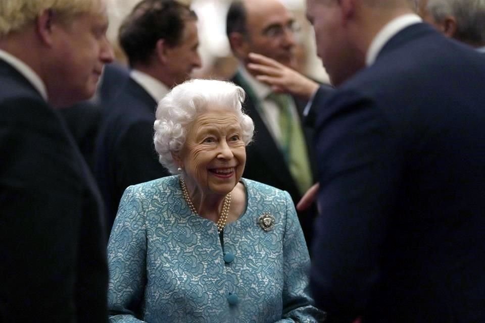 La Reina Isabel II está 'en muy buena forma', aseguró el primer ministro británico Boris Johnson, tras hablar con la soberana.