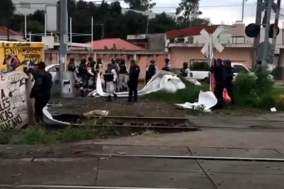 Autoridades retiraron los bloqueos de la CNTE.