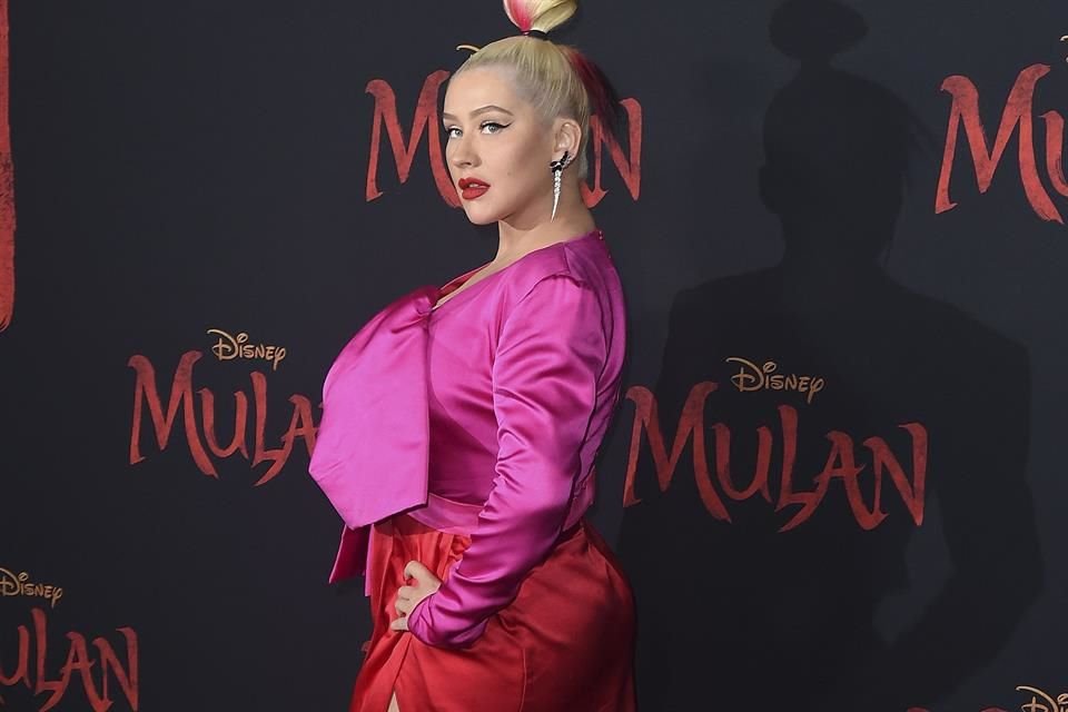 Christina Aguilera interpretará su tema 'Pa Mis Muchachas' en la gala de los Latin Grammy.